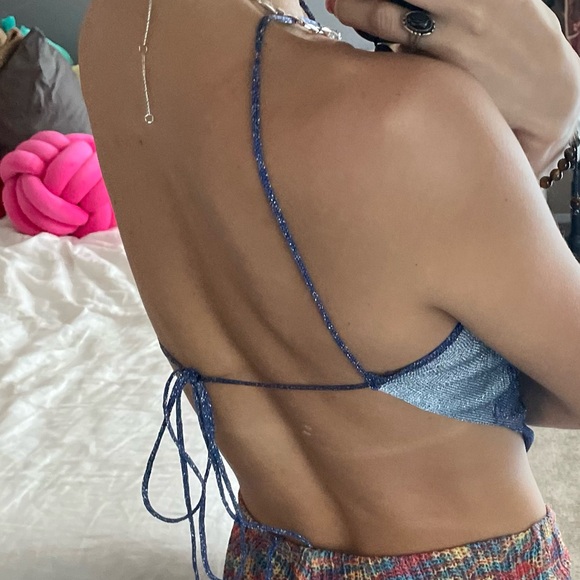 SPARKLY BLUE COLORBLOCK BANDANA TIE TOP - Picture 3 of 3